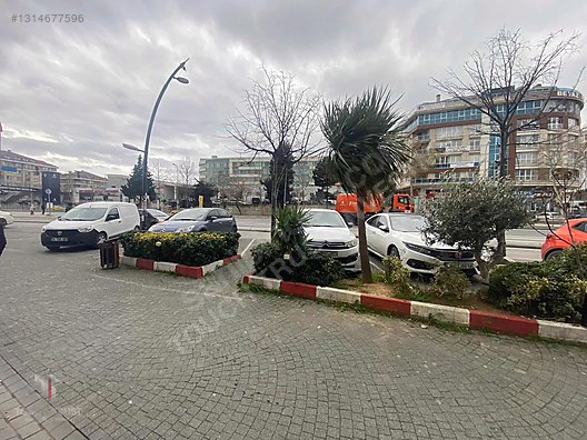 Beylikdüzü Beykent'te Yüksek Potansiyelli SATILIK 3 Katlı Dükkan