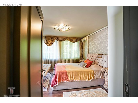 Göztepe'de Yenilenmiş, Şömineli 4+1 Lüks Daire