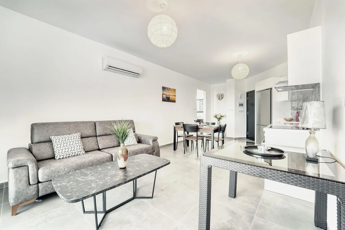 evergreen-215-interior-21